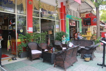 Baray Angkor Guesthouse プノンペン エクステリア 写真